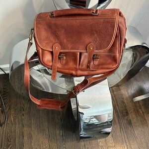 Trusting Levenger leather messenger  briefcase made in England